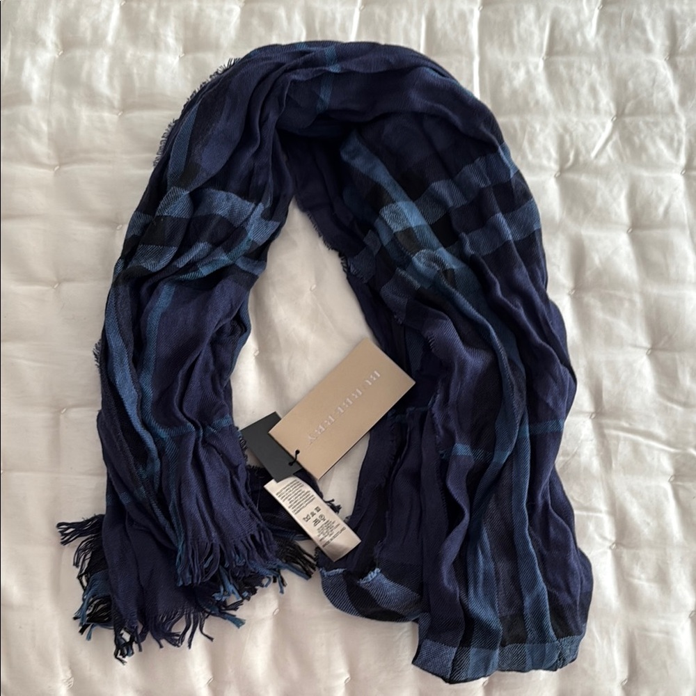 Burberry Crinkle Scarf